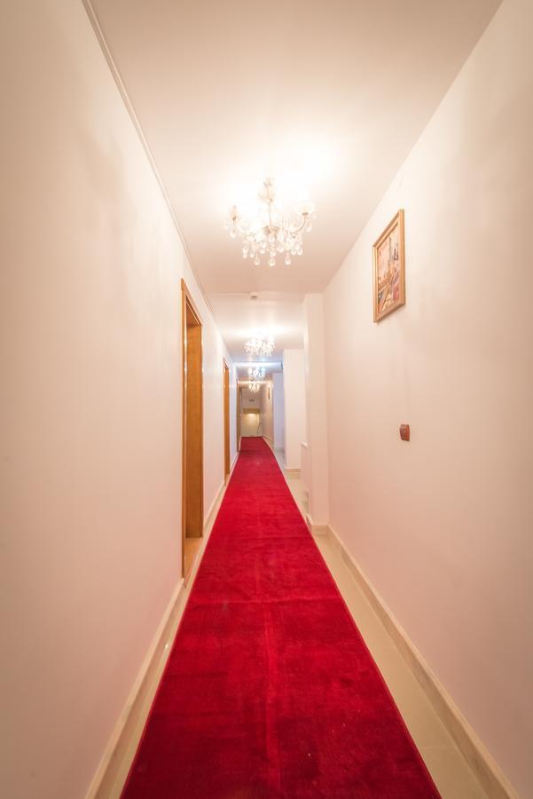 Hotel Foisor Boekarest Buitenkant foto